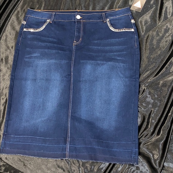 Dresses & Skirts - Gorgeous Denim Skirt